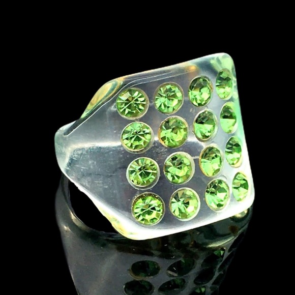 Vintage Green Translucent Lucite Rhinestone Ring - Picture 4 of 6